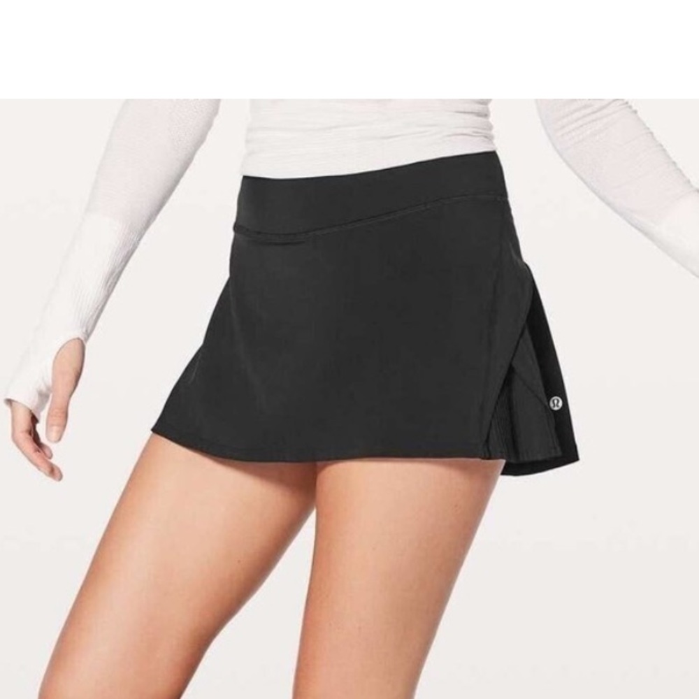 Lululemon | size 0 play off the pleats mid-rise skirt black 11.5” length